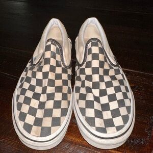 women’s black and white checkered Vans